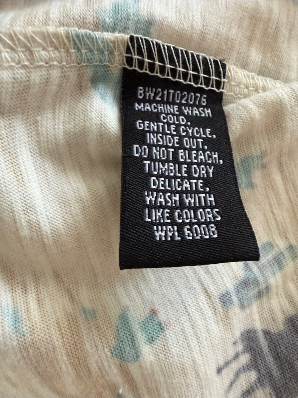 NWT Cream Desert Cowboy Print Short Sleeve Tee - Picture 8 of 8